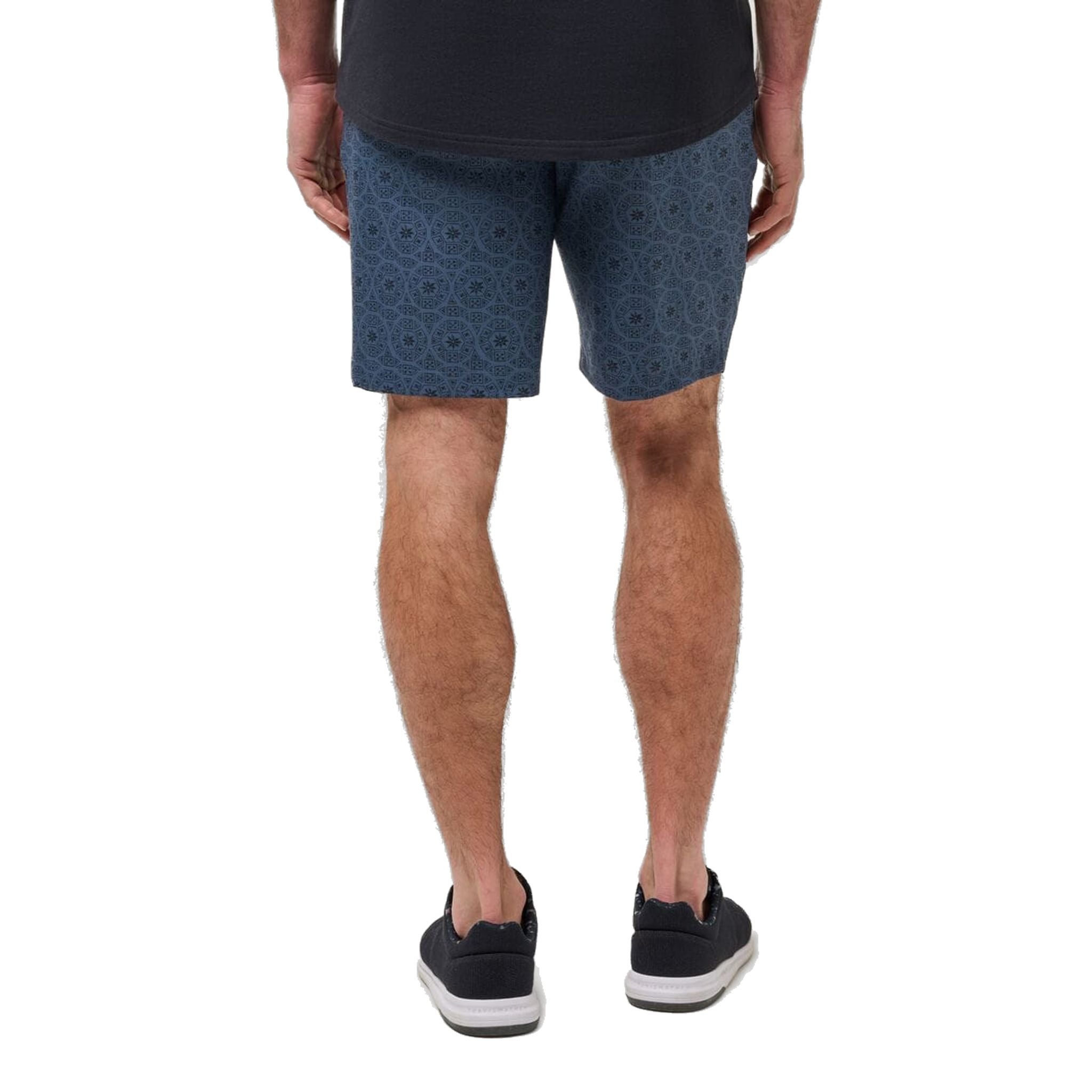 Travis Mathew Beyond The Limits Short Herren